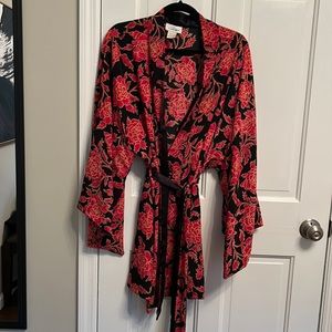 Beautiful Natori Kimono robe
